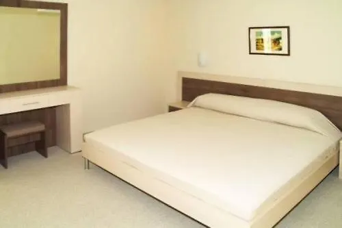 Хотел клептуза 4*