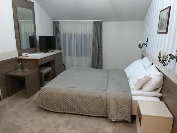 клептуза Хотел 4*